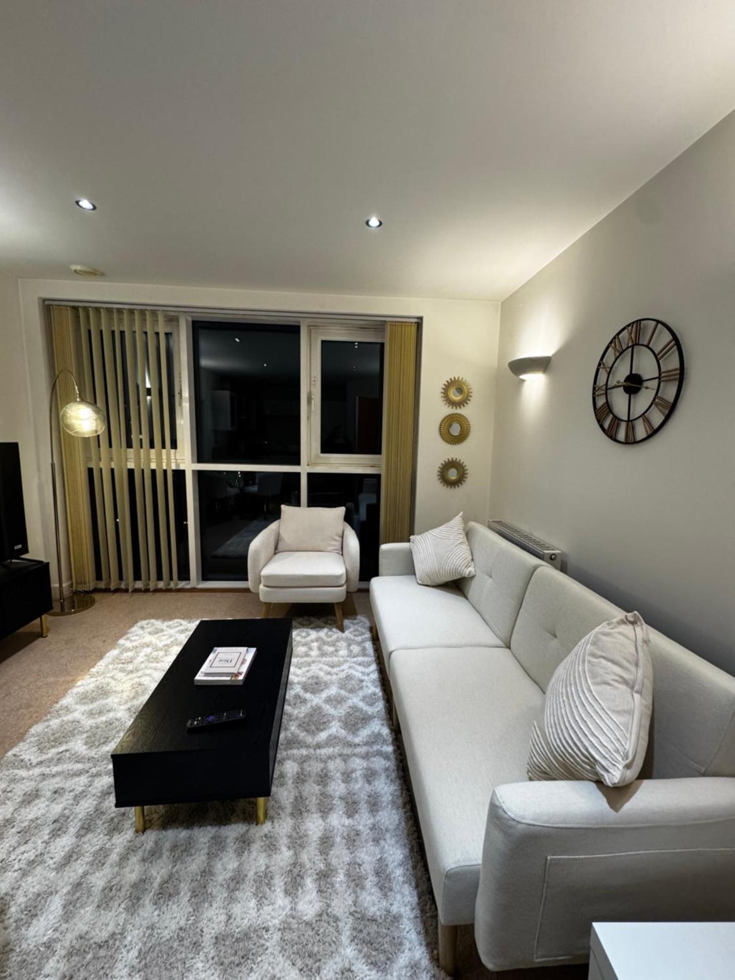 Entire Flat Excel, Ifs Clouds, O2 Arena, Airport London