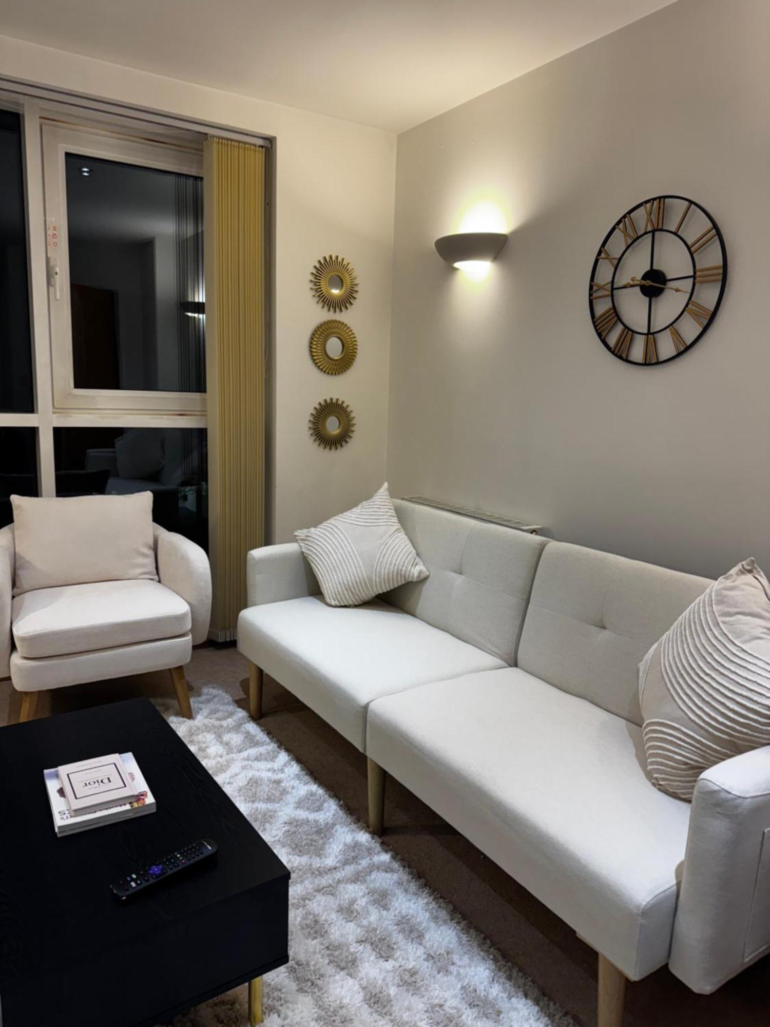 Entire Flat Excel, Ifs Clouds, O2 Arena, Airport Apartment London